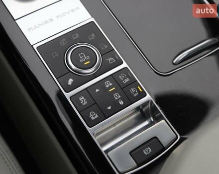 Чорний Ленд Ровер Рендж Ровер, об'ємом двигуна 5 л та пробігом 154 тис. км за 55000 $, фото 32 на Automoto.ua