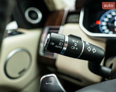 Чорний Ленд Ровер Рендж Ровер, об'ємом двигуна 4.4 л та пробігом 157 тис. км за 46153 $, фото 16 на Automoto.ua