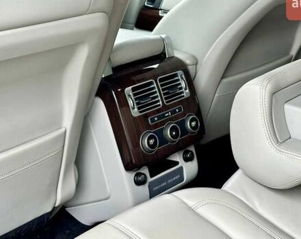 Чорний Ленд Ровер Рендж Ровер, об'ємом двигуна 3 л та пробігом 211 тис. км за 34999 $, фото 33 на Automoto.ua