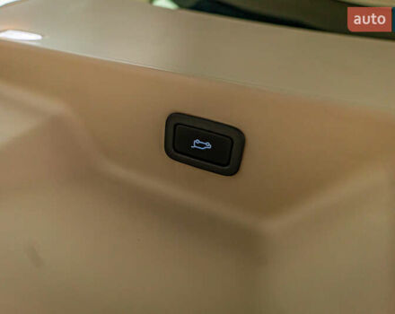 Чорний Ленд Ровер Рендж Ровер, об'ємом двигуна 4.4 л та пробігом 157 тис. км за 46153 $, фото 8 на Automoto.ua