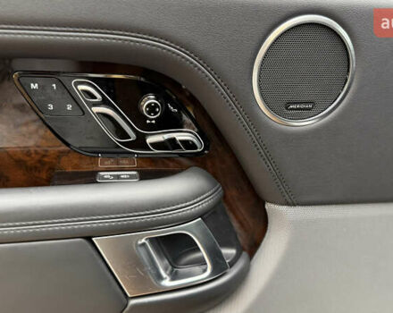 Чорний Ленд Ровер Рендж Ровер, об'ємом двигуна 5 л та пробігом 103 тис. км за 62000 $, фото 16 на Automoto.ua