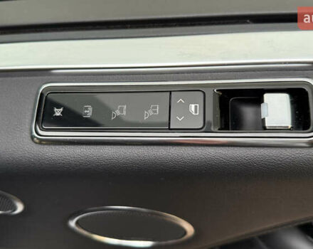 Чорний Ленд Ровер Рендж Ровер, об'ємом двигуна 5 л та пробігом 103 тис. км за 62000 $, фото 26 на Automoto.ua