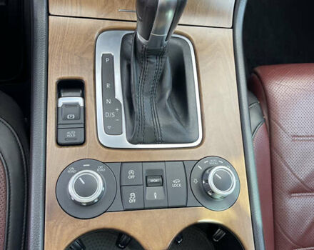 Черный Ленд Ровер Рендж Ровер, объемом двигателя 4.4 л и пробегом 108 тыс. км за 65000 $, фото 29 на Automoto.ua