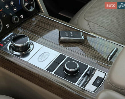 Чорний Ленд Ровер Рендж Ровер, об'ємом двигуна 3 л та пробігом 135 тис. км за 44999 $, фото 21 на Automoto.ua