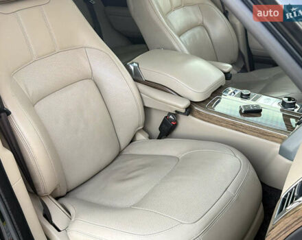 Чорний Ленд Ровер Рендж Ровер, об'ємом двигуна 3 л та пробігом 135 тис. км за 44999 $, фото 26 на Automoto.ua