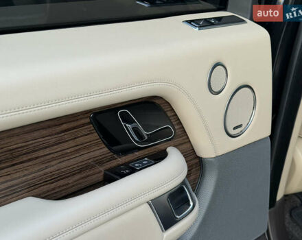 Чорний Ленд Ровер Рендж Ровер, об'ємом двигуна 3 л та пробігом 135 тис. км за 44999 $, фото 22 на Automoto.ua