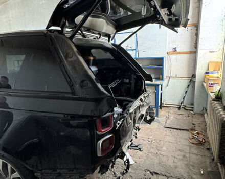 Черный Ленд Ровер Рендж Ровер, объемом двигателя 4.4 л и пробегом 103 тыс. км за 42000 $, фото 4 на Automoto.ua