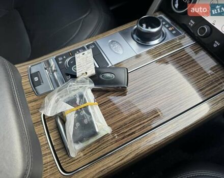 Чорний Ленд Ровер Рендж Ровер, об'ємом двигуна 5 л та пробігом 194 тис. км за 58000 $, фото 39 на Automoto.ua