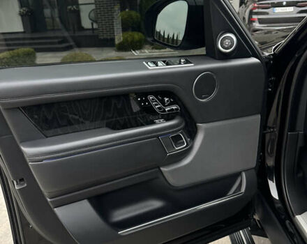 Черный Ленд Ровер Рендж Ровер, объемом двигателя 4.4 л и пробегом 193 тыс. км за 62000 $, фото 24 на Automoto.ua