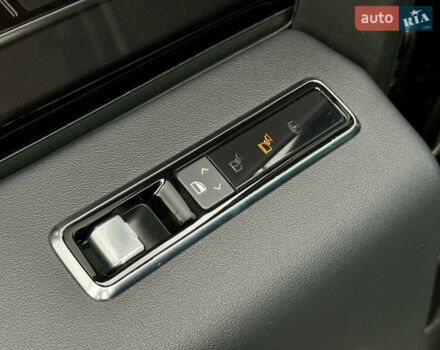 Чорний Ленд Ровер Рендж Ровер, об'ємом двигуна 5 л та пробігом 48 тис. км за 59900 $, фото 48 на Automoto.ua