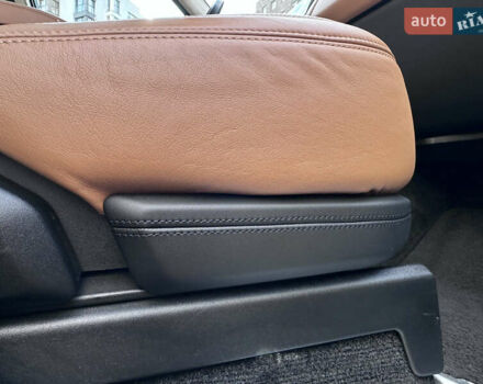 Черный Ленд Ровер Рендж Ровер, объемом двигателя 4.37 л и пробегом 260 тыс. км за 63000 $, фото 39 на Automoto.ua