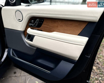 Черный Ленд Ровер Рендж Ровер, объемом двигателя 4.37 л и пробегом 81 тыс. км за 68000 $, фото 42 на Automoto.ua