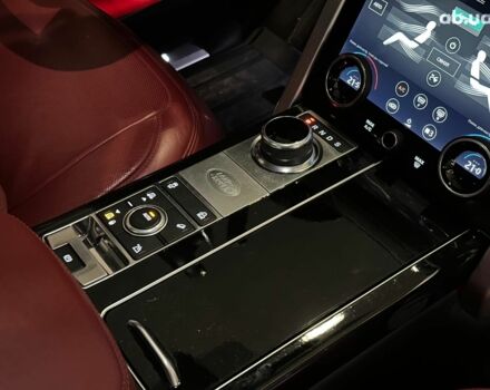 Чорний Ленд Ровер Рендж Ровер, об'ємом двигуна 5 л та пробігом 97 тис. км за 67490 $, фото 30 на Automoto.ua