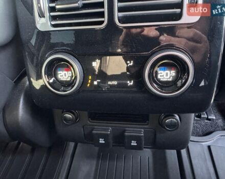 Чорний Ленд Ровер Рендж Ровер, об'ємом двигуна 3 л та пробігом 174 тис. км за 49900 $, фото 6 на Automoto.ua