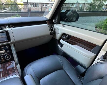 Чорний Ленд Ровер Рендж Ровер, об'ємом двигуна 4.4 л та пробігом 99 тис. км за 76900 $, фото 11 на Automoto.ua