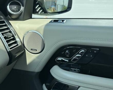 Чорний Ленд Ровер Рендж Ровер, об'ємом двигуна 4.37 л та пробігом 140 тис. км за 77000 $, фото 20 на Automoto.ua