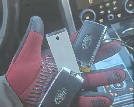 Чорний Ленд Ровер Рендж Ровер, об'ємом двигуна 3 л та пробігом 161 тис. км за 43400 $, фото 13 на Automoto.ua