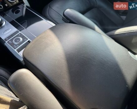 Чорний Ленд Ровер Рендж Ровер, об'ємом двигуна 3 л та пробігом 174 тис. км за 49900 $, фото 30 на Automoto.ua