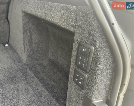 Чорний Ленд Ровер Рендж Ровер, об'ємом двигуна 4.37 л та пробігом 131 тис. км за 81750 $, фото 13 на Automoto.ua