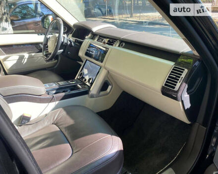 Черный Ленд Ровер Рендж Ровер, объемом двигателя 4.37 л и пробегом 61 тыс. км за 112000 $, фото 4 на Automoto.ua