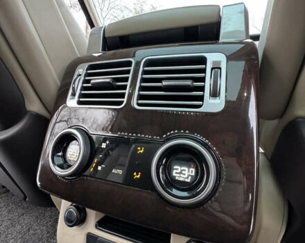 Черный Ленд Ровер Рендж Ровер, объемом двигателя 3 л и пробегом 90 тыс. км за 75555 $, фото 121 на Automoto.ua