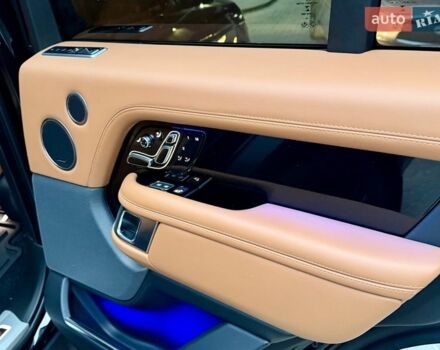 Черный Ленд Ровер Рендж Ровер, объемом двигателя 3 л и пробегом 69 тыс. км за 105000 $, фото 41 на Automoto.ua