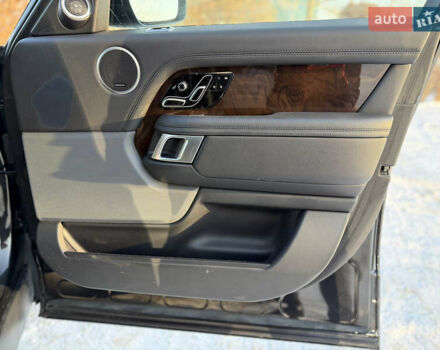 Черный Ленд Ровер Рендж Ровер, объемом двигателя 3 л и пробегом 75 тыс. км за 82000 $, фото 46 на Automoto.ua