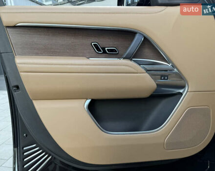 Черный Ленд Ровер Рендж Ровер, объемом двигателя 3 л и пробегом 49 тыс. км за 150000 $, фото 51 на Automoto.ua