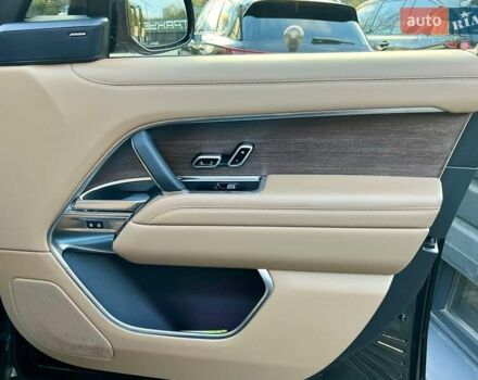 Ленд Ровер Рендж Ровер 2022 в Киеве на Automoto.ua Черный Ленд Ровер Рендж Ровер, объемом двигателя 3 л и пробегом 52 тыс. км за 153900 $, фото 60 на Automoto.ua