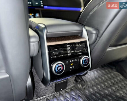 Чорний Ленд Ровер Рендж Ровер, об'ємом двигуна 4.4 л та пробігом 36 тис. км за 165000 $, фото 32 на Automoto.ua