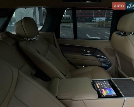 Ленд Ровер Рендж Ровер 2023 в Киеве на Automoto.ua Черный Ленд Ровер Рендж Ровер, объемом двигателя 4.39 л и пробегом 19 тыс. км за 221000 $, фото 19 на Automoto.ua