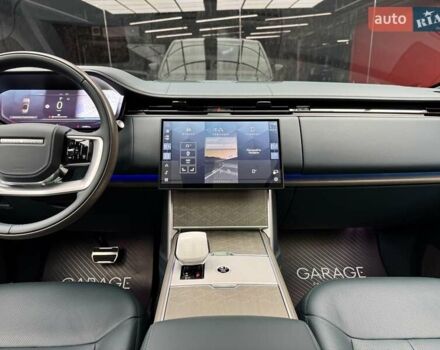 Ленд Ровер Рендж Ровер 2023 в Киеве на Automoto.ua Черный Ленд Ровер Рендж Ровер, объемом двигателя 4.4 л и пробегом 33 тыс. км за 278800 $, фото 33 на Automoto.ua