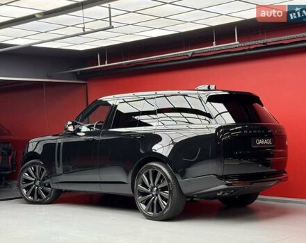 Ленд Ровер Рендж Ровер 2023 в Киеве на Automoto.ua Черный Ленд Ровер Рендж Ровер, объемом двигателя 4.4 л и пробегом 33 тыс. км за 278800 $, фото 22 на Automoto.ua