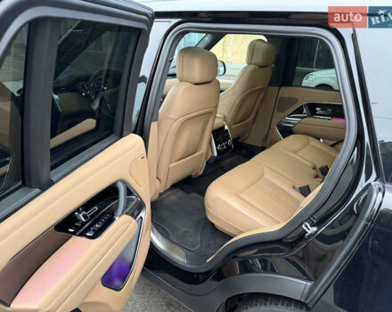 Чорний Ленд Ровер Рендж Ровер, об'ємом двигуна 3 л та пробігом 24 тис. км за 175000 $, фото 12 на Automoto.ua