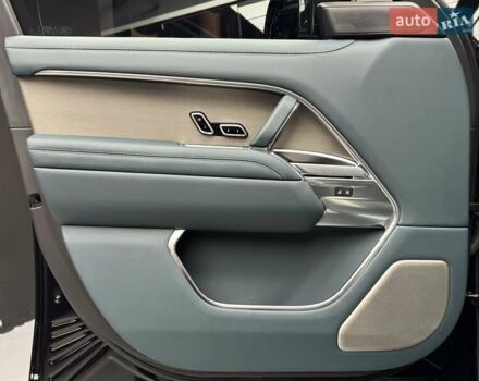 Ленд Ровер Рендж Ровер 2023 в Киеве на Automoto.ua Черный Ленд Ровер Рендж Ровер, объемом двигателя 4.4 л и пробегом 33 тыс. км за 278800 $, фото 24 на Automoto.ua