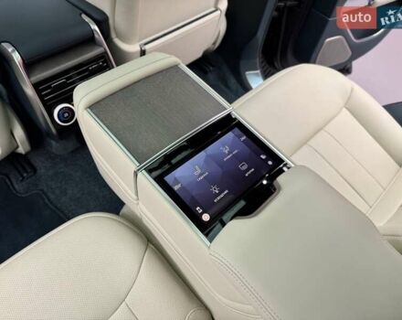 Ленд Ровер Рендж Ровер 2023 в Киеве на Automoto.ua Черный Ленд Ровер Рендж Ровер, объемом двигателя 4.4 л и пробегом 33 тыс. км за 278800 $, фото 44 на Automoto.ua