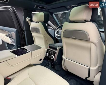 Ленд Ровер Рендж Ровер 2023 в Киеве на Automoto.ua Черный Ленд Ровер Рендж Ровер, объемом двигателя 4.4 л и пробегом 33 тыс. км за 278800 $, фото 50 на Automoto.ua