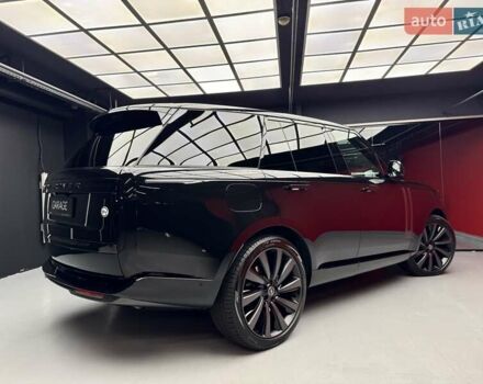 Ленд Ровер Рендж Ровер 2023 в Киеве на Automoto.ua Черный Ленд Ровер Рендж Ровер, объемом двигателя 4.4 л и пробегом 33 тыс. км за 278800 $, фото 14 на Automoto.ua