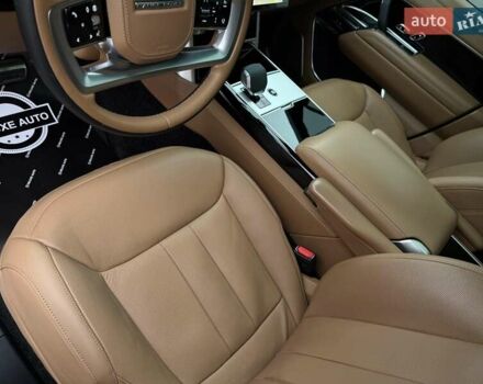 Черный Ленд Ровер Рендж Ровер, объемом двигателя 4.39 л и пробегом 67 тыс. км за 185000 $, фото 88 на Automoto.ua