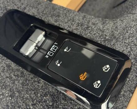 Чорний Ленд Ровер Рендж Ровер, об'ємом двигуна 3 л та пробігом 40 тис. км за 177111 $, фото 2 на Automoto.ua