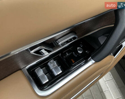 Чорний Ленд Ровер Рендж Ровер, об'ємом двигуна 3 л та пробігом 82 тис. км за 154000 $, фото 6 на Automoto.ua