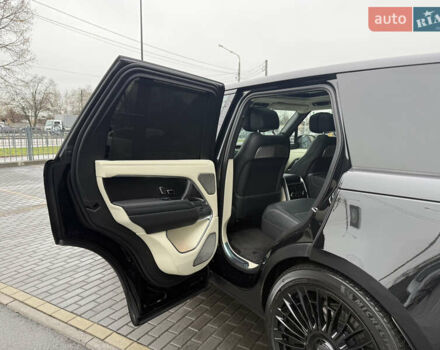 Чорний Ленд Ровер Рендж Ровер, об'ємом двигуна 4.39 л та пробігом 26 тис. км за 208000 $, фото 24 на Automoto.ua