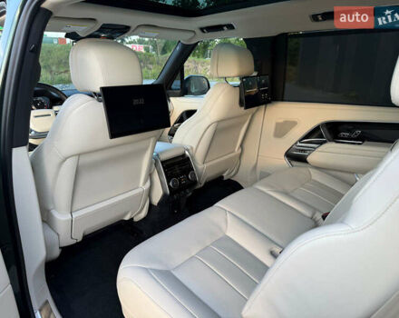 Чорний Ленд Ровер Рендж Ровер, об'ємом двигуна 4.4 л та пробігом 25 тис. км за 160000 $, фото 5 на Automoto.ua