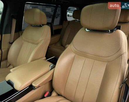 Черный Ленд Ровер Рендж Ровер, объемом двигателя 4.39 л и пробегом 67 тыс. км за 185000 $, фото 78 на Automoto.ua