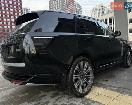 Ленд Ровер Рендж Ровер 2023 в Киеве на Automoto.ua Черный Ленд Ровер Рендж Ровер, объемом двигателя 4.39 л и пробегом 19 тыс. км за 221000 $, фото 28 на Automoto.ua
