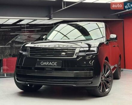 Ленд Ровер Рендж Ровер 2023 в Киеве на Automoto.ua Черный Ленд Ровер Рендж Ровер, объемом двигателя 4.4 л и пробегом 33 тыс. км за 278800 $, фото 5 на Automoto.ua
