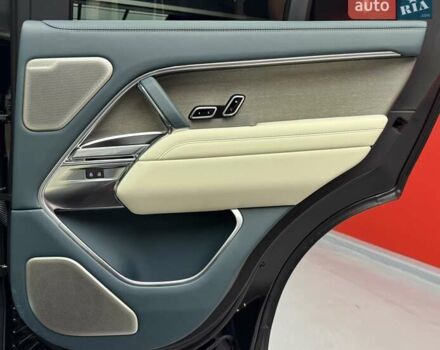 Ленд Ровер Рендж Ровер 2023 в Киеве на Automoto.ua Черный Ленд Ровер Рендж Ровер, объемом двигателя 4.4 л и пробегом 33 тыс. км за 278800 $, фото 46 на Automoto.ua