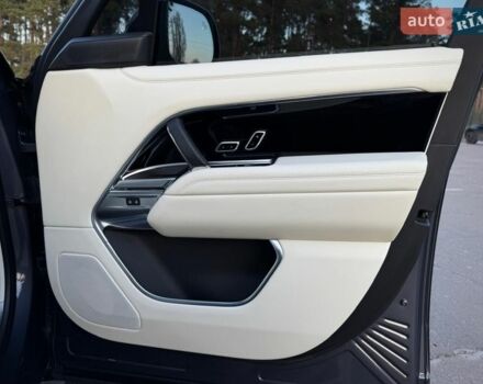 Чорний Ленд Ровер Рендж Ровер, об'ємом двигуна 3 л та пробігом 9 тис. км за 179900 $, фото 49 на Automoto.ua