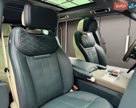 Ленд Ровер Рендж Ровер 2023 в Киеве на Automoto.ua Черный Ленд Ровер Рендж Ровер, объемом двигателя 4.4 л и пробегом 33 тыс. км за 278800 $, фото 57 на Automoto.ua