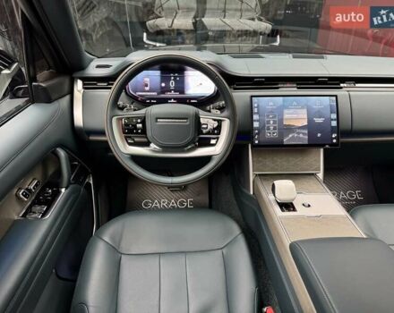 Ленд Ровер Рендж Ровер 2023 в Киеве на Automoto.ua Черный Ленд Ровер Рендж Ровер, объемом двигателя 4.4 л и пробегом 33 тыс. км за 278800 $, фото 32 на Automoto.ua